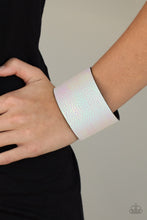 Load image into Gallery viewer, COSMO CRUISE Paparazzi Urban Snap Bracelet - WHITE Iridescent