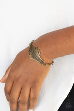 Load image into Gallery viewer, Rustic Roost Paparazzi Feather Bracelet - Brass