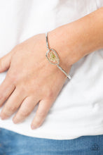 Load image into Gallery viewer, Prairie Paradise Paparazzi Bracelet - White