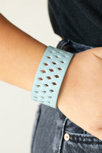 Load image into Gallery viewer, Glamp Champ Paparazzi Leather Urban Snap Bracelet - Blue