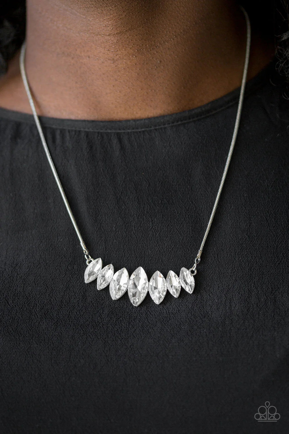 Leading Lady - White ♥ Necklace