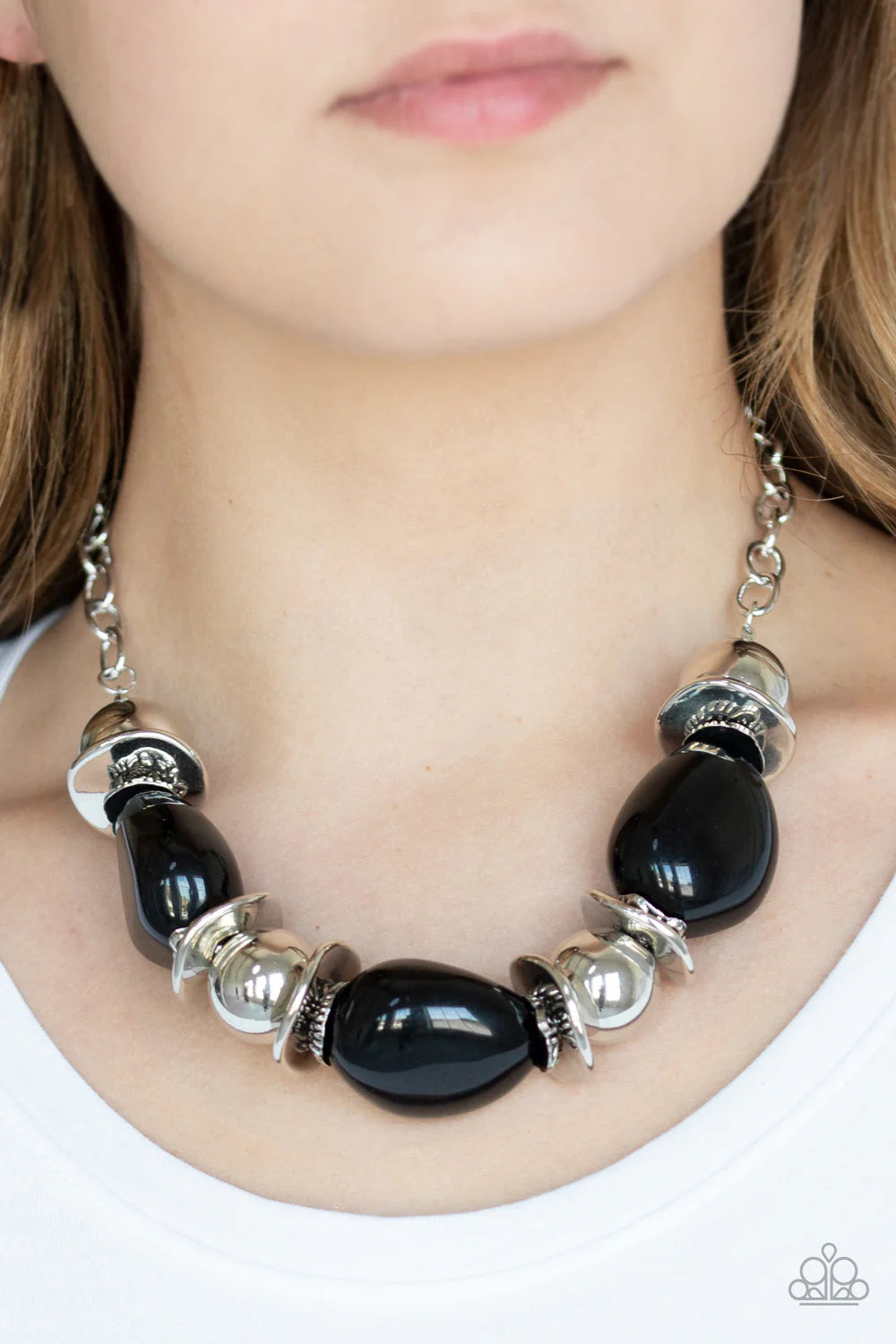 Paparazzi ♥ Vivid Vibes - Black ♥ Necklace