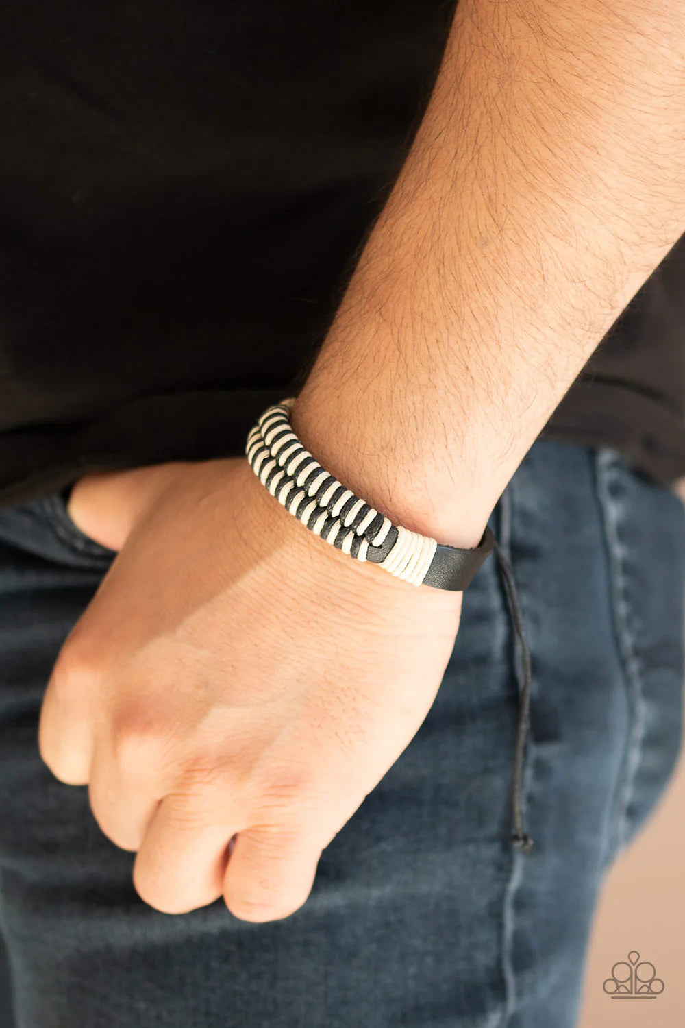 Trail Time - Black ♥ Bracelet