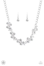 Load image into Gallery viewer, Paparazzi ♥ Hollywood Hills ♥ Necklace
