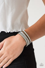 Load image into Gallery viewer, Rollin In Rhinestones Paparazzi Snap Bracelet - Green
