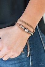 Load image into Gallery viewer, Paparazzi ♥ Find Your Way - Black ♥ Bracelet
