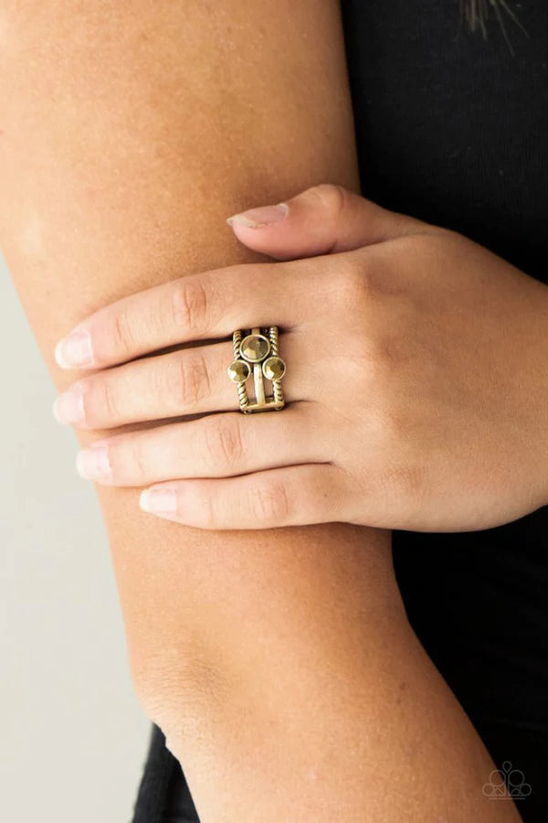 Paparazzi ♥ Head In The Stars - Brass ♥ Ring