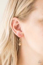 Load image into Gallery viewer, The Imperfectionist Paparazzi Necklace - Gold
