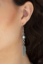 Load image into Gallery viewer, Paparazzi ♥ Fierce in Feathers - Silver ♥ Necklace
