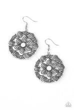 Load image into Gallery viewer, Grove Groove Paparazzi Earring - White
