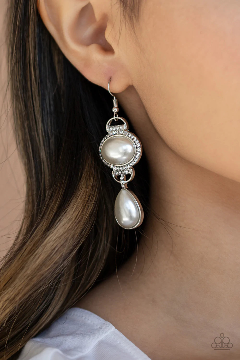 Paparazzi ♥ Icy Shimmer - White ♥ Pearl Earrings