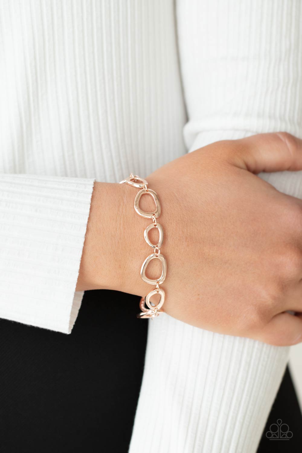 All That Mod Paparazzi Bracelet  - Rose Gold