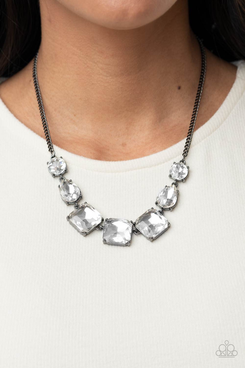 Unfiltered Confidence Paparazzi Necklace - Black - Gunmetal