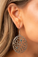 Load image into Gallery viewer, Meadow Maiden Paparazzi Earring - Blue
