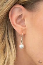 Load image into Gallery viewer, Powerhouse Pose Paparazzi Necklace - White - Pearl - February 2022 Life of the Party
