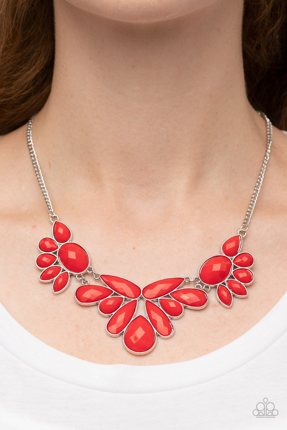 A Passing FAN-cy Paparazzi Necklace - Red