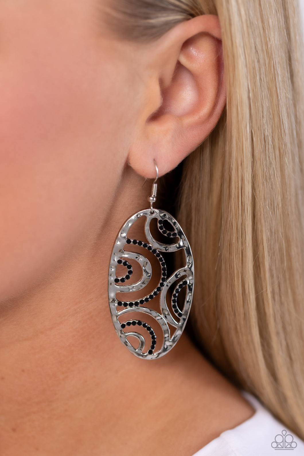 Seize the DAZE Paparazzi Earring - Black